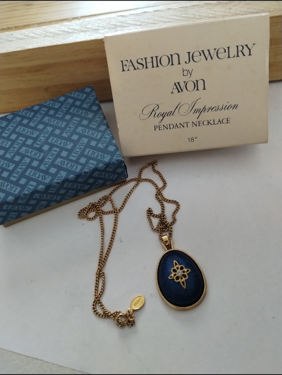 Avon Jewelry - Avon Gold-Tone Necklace with Deep Blue Oval Pendant
